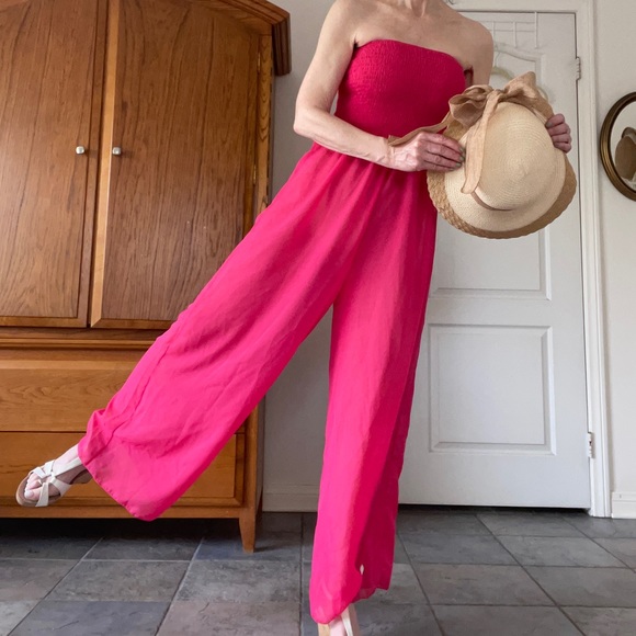 🧨🎉NWOT SMOCKED BANDEAU FLARE LEG ONE-PIECEJUMPSUIT/COVER UP - Picture 4 of 7